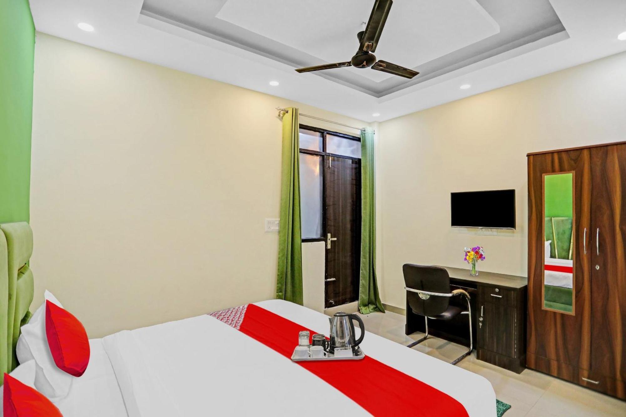Flagship Grand Imperial Near Worlds Of Wonder Hotel Kalkaji Devi Exterior photo