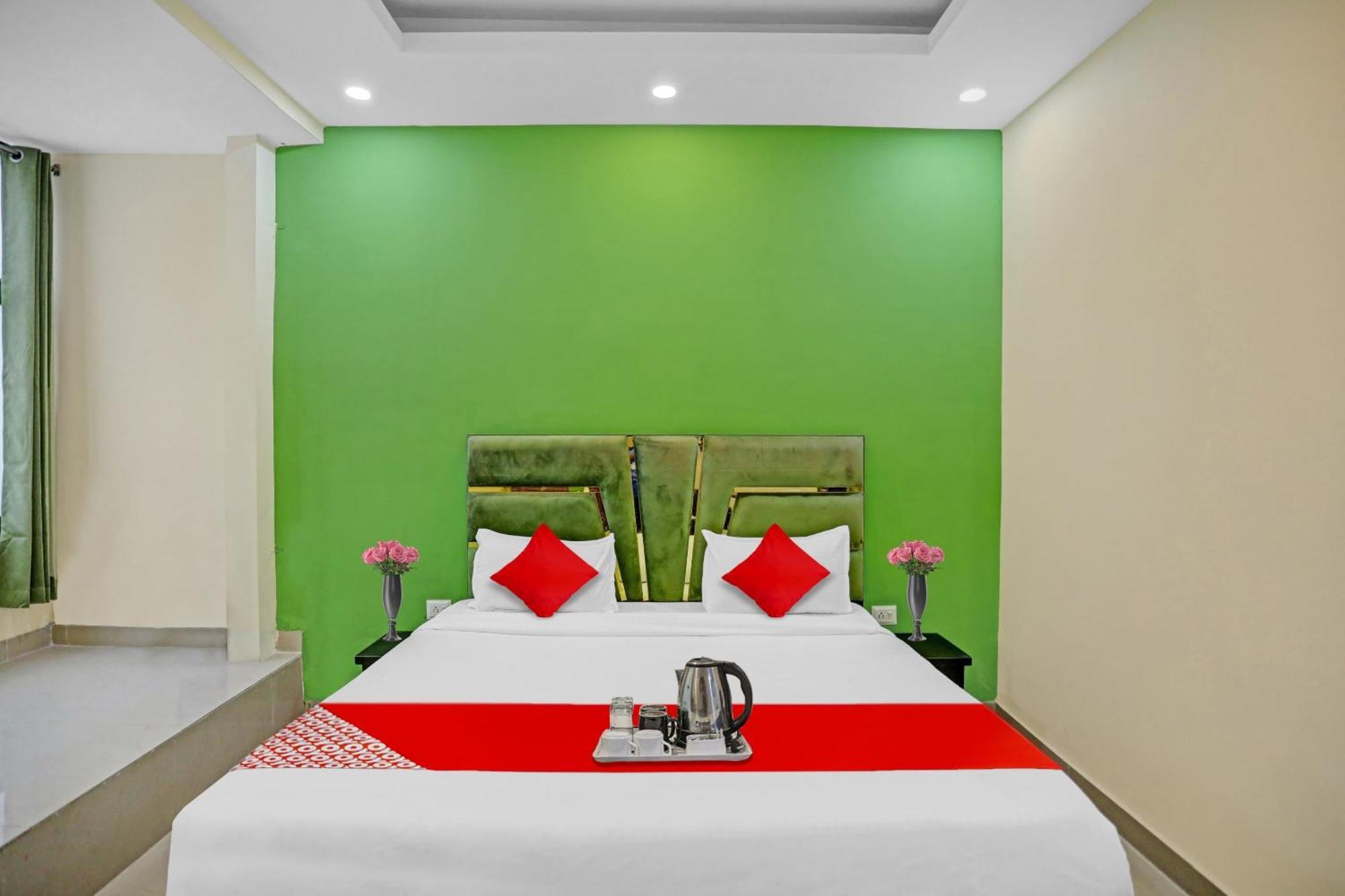 Flagship Grand Imperial Near Worlds Of Wonder Hotel Kalkaji Devi Exterior photo